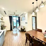 Luxury Two Bedroom, Fast Airport Access, Close To Marriott Hotel