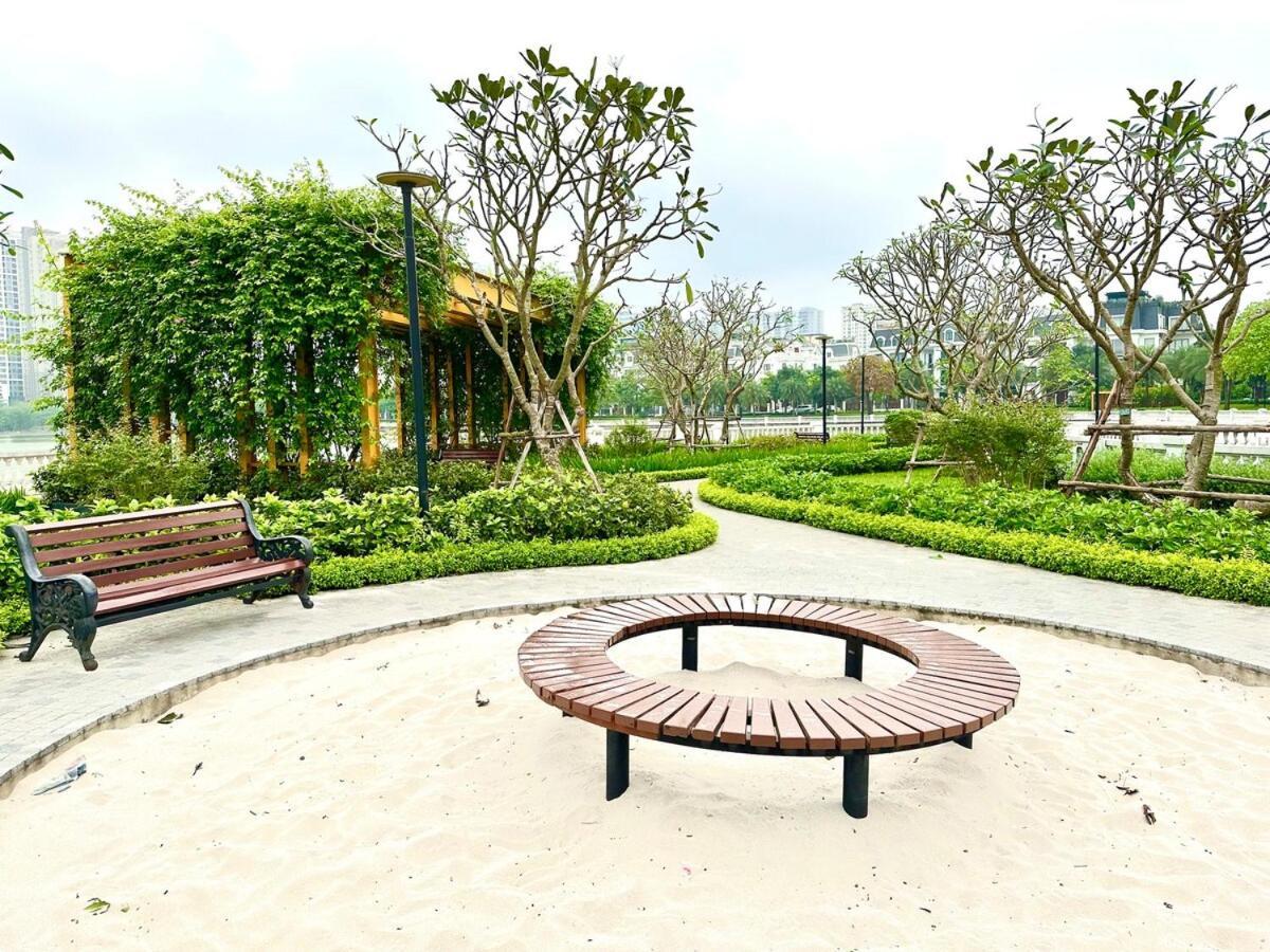 Luxury Two Bedroom, Fast Airport Access, Close To Marriott * Hà Nội